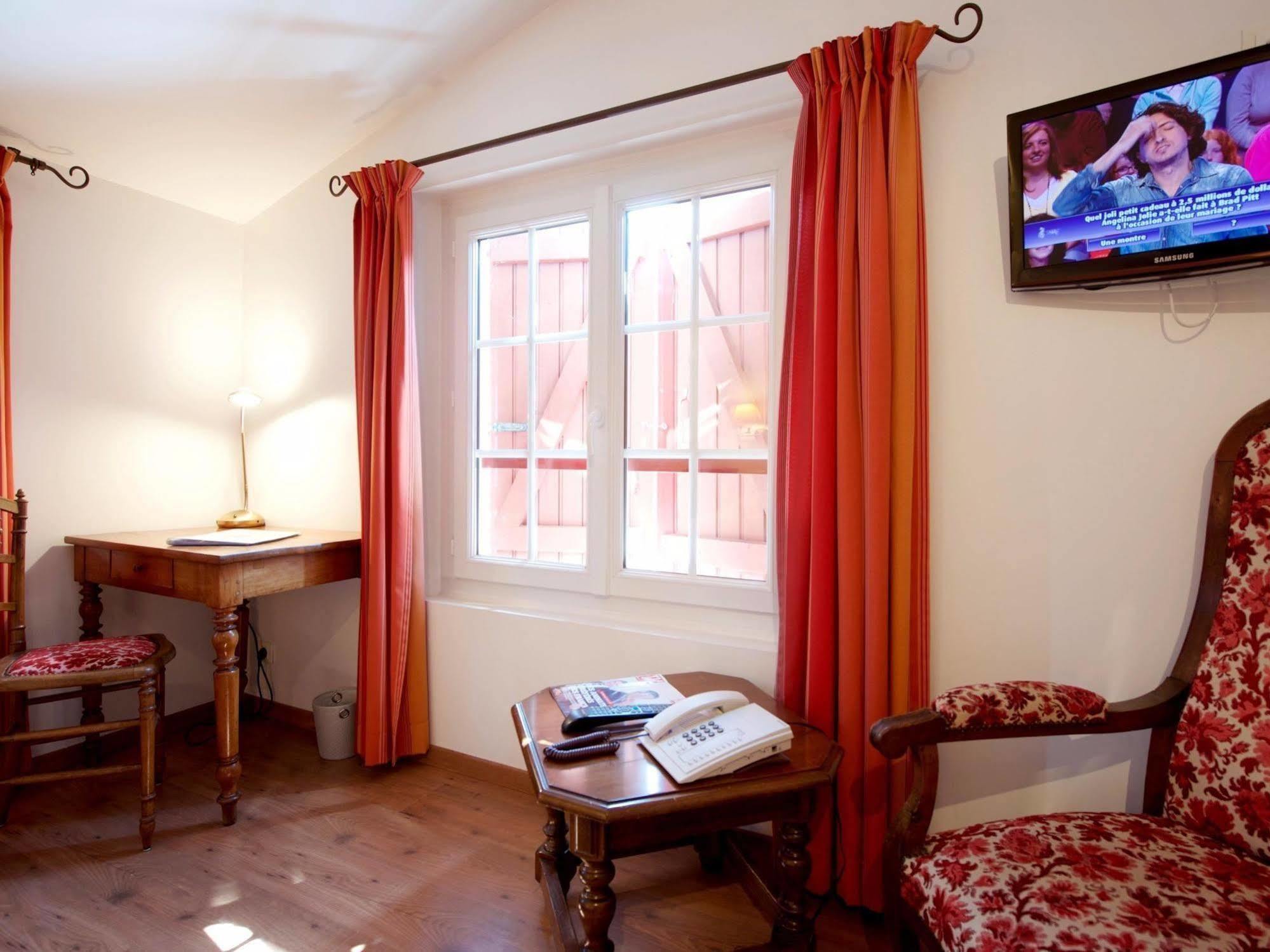 Auberge Chez Tante Ursule Cambo-les-Bains Kültér fotó